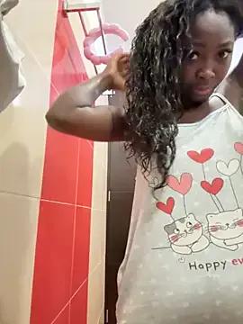 EmilyKisx from StripChat is Freechat