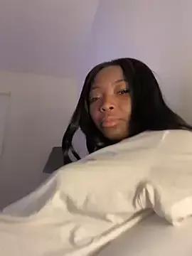 EmilyKisx from StripChat is Freechat