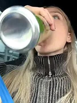EmilyMood from StripChat is Freechat