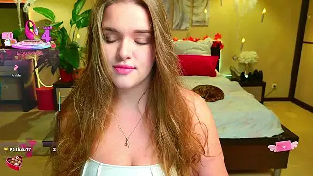 EmilyWhispers from StripChat is Freechat