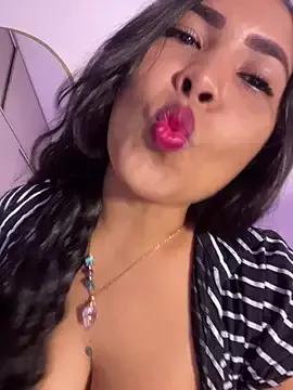EmilyZuits from StripChat is Freechat