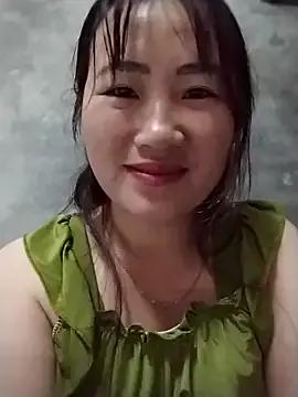 emini-xx from StripChat is Freechat