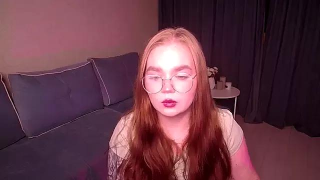 EmiRise from StripChat is Freechat