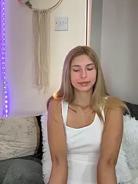 emma05 from StripChat