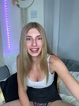 emma05 from StripChat
