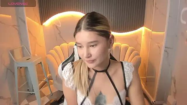 Emma1_b_ from StripChat is Freechat