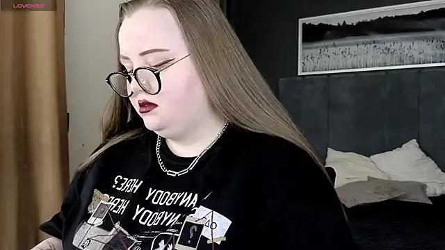 EMMA__CONNOR from StripChat is Freechat