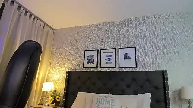 emma__smith1 from StripChat