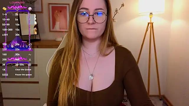Emma_B1uem from StripChat