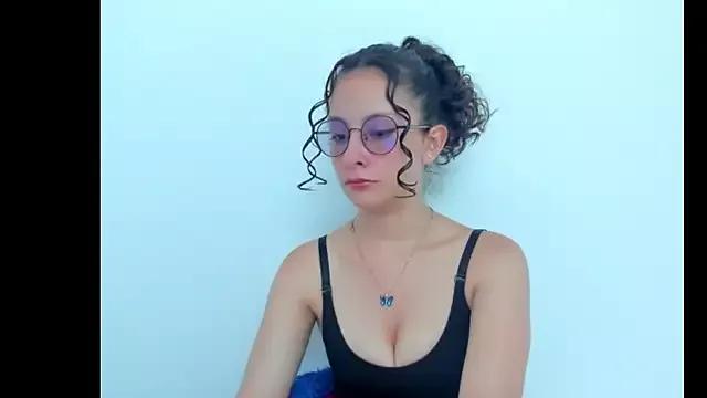 Emma_belle02 from StripChat