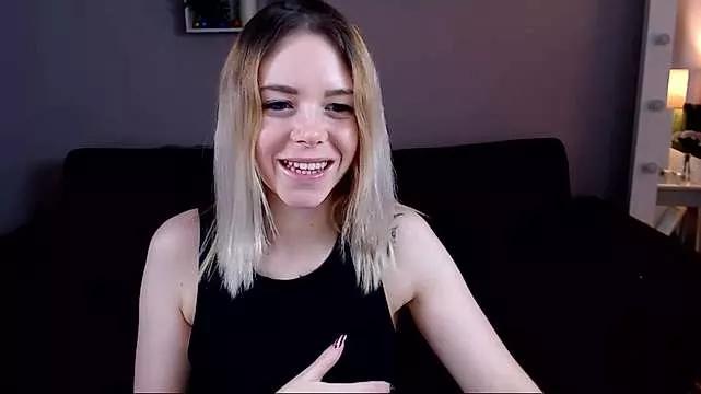 Emma_Bryan from StripChat