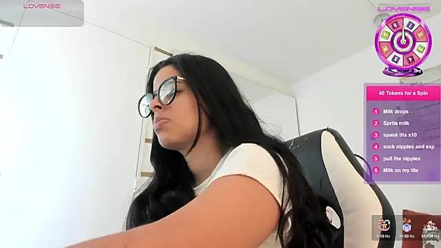emma_castilloo from StripChat