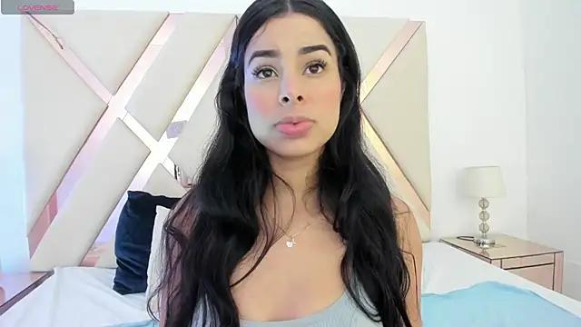 emma_castilloo from StripChat