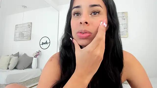 emma_castilloo from StripChat
