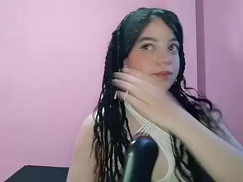 Emma_Curlss from StripChat