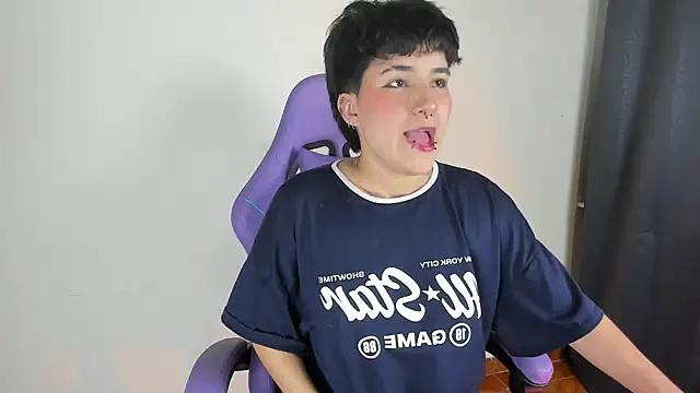 emma_cute7 from StripChat