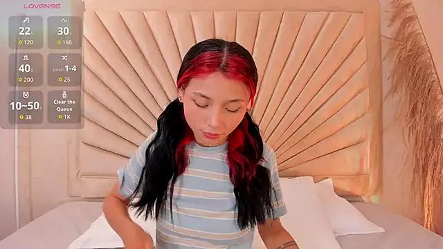 Emma_duff from StripChat is Freechat