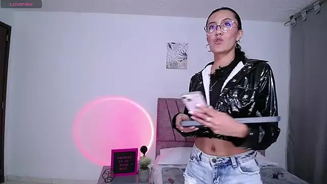 Emma_glowof webcams show profile image 