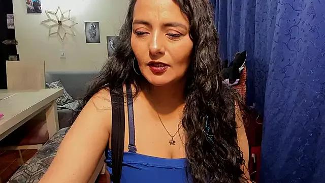 emma_luxy from StripChat