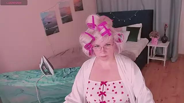 emma_pill from StripChat