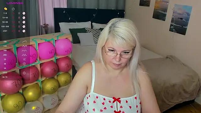 emma_pill from StripChat