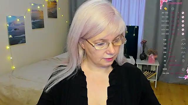 emma_pill from StripChat