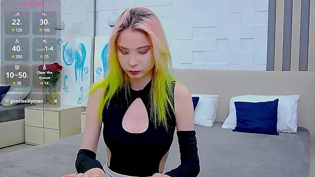 Emma_plux from StripChat