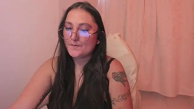 Emma_Tramell from StripChat