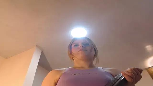 Emmaa_Blonde from StripChat