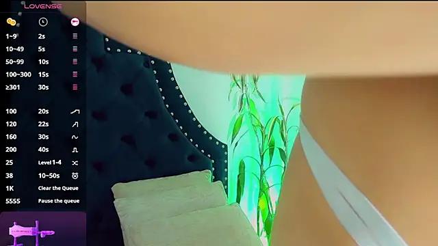 Emmaa_Saenz_ from StripChat