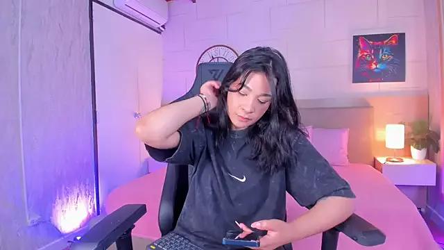 EmmaaJohanson_ from StripChat