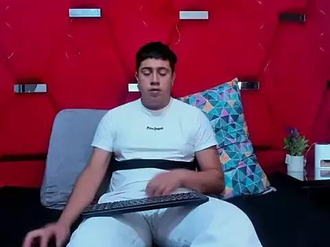 Emmaanddarling from StripChat is Freechat