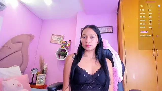 EmmaAnturin from StripChat is Freechat