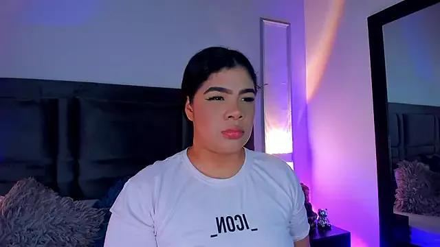 EmmaBecket2 from StripChat