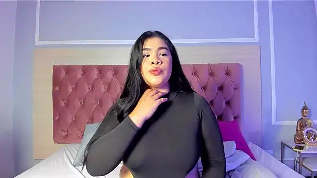 EmmaBecket2 from StripChat