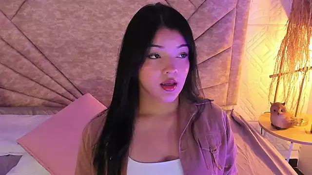 EmmaBlossom from StripChat is Freechat