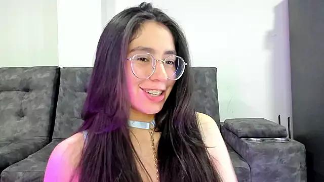 emmadiaz1 from StripChat