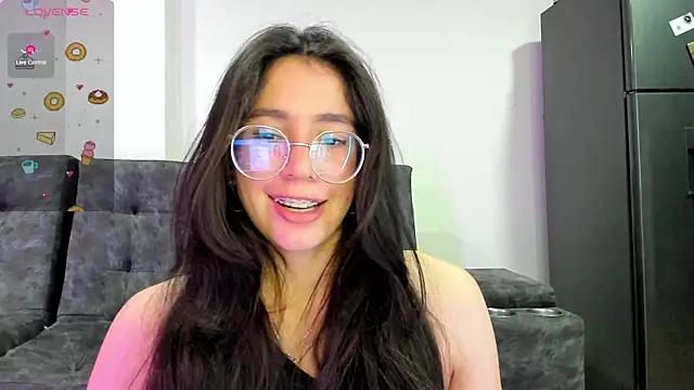 emmadiaz1 from StripChat