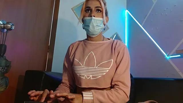 emmafox_ls from StripChat