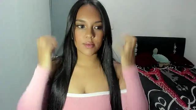 EmmaHole_ from StripChat