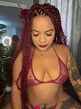 EmmaHot from StripChat is Freechat