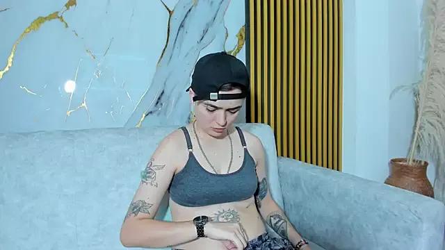 Emmajhonss from StripChat