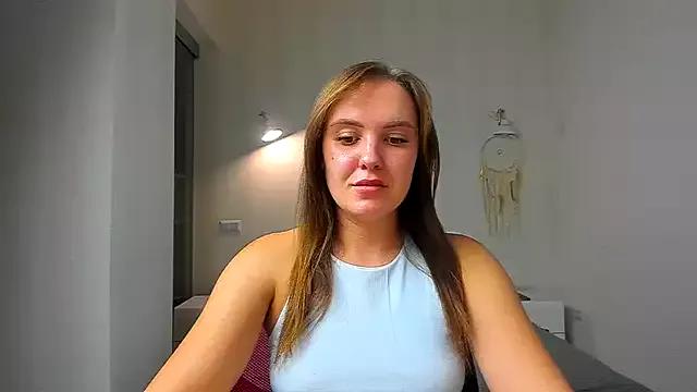 EmmaNorman from StripChat is Freechat