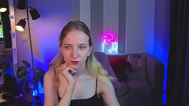 EmmaNovak from StripChat