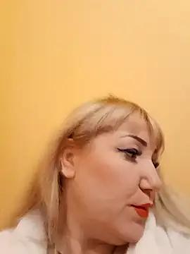 EmmaQueen4 from StripChat