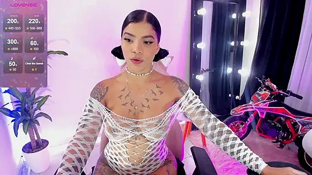 EmmaRusellx from StripChat