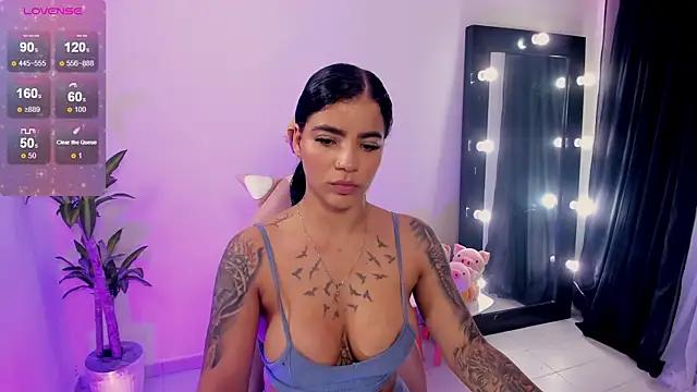 EmmaRusellx from StripChat