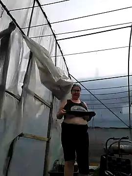 EmmaSquirt from StripChat