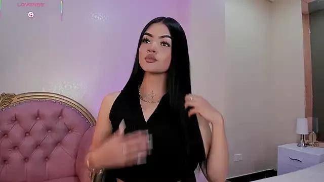 EmmaStonns from StripChat is Freechat