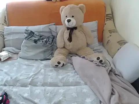Emmatoo from StripChat